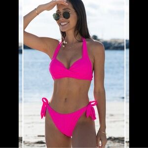 Beachsissi Bright Pink Twist Front Halter Neck Bikini🆕